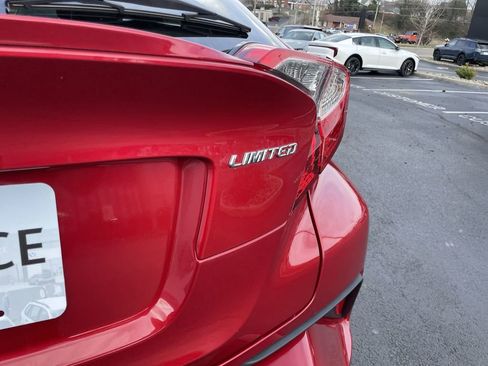 Used 2020 Toyota C-HR Limited image 6