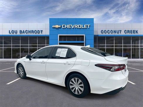 Used 2021 Toyota Camry LE image 6