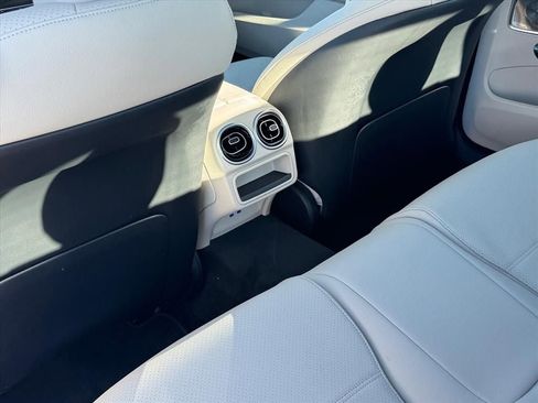 Used 2024 Mercedes-Benz C 300 4MATIC Sedan image 15