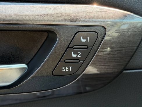 Used 2021 Toyota Highlander Platinum AWD/4WD image 26