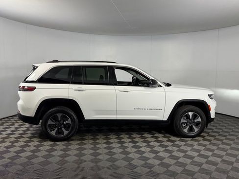 Used 2022 Jeep Grand Cherokee Limited 4xe w/ Luxury Tech Group II AWD/4WD image 4