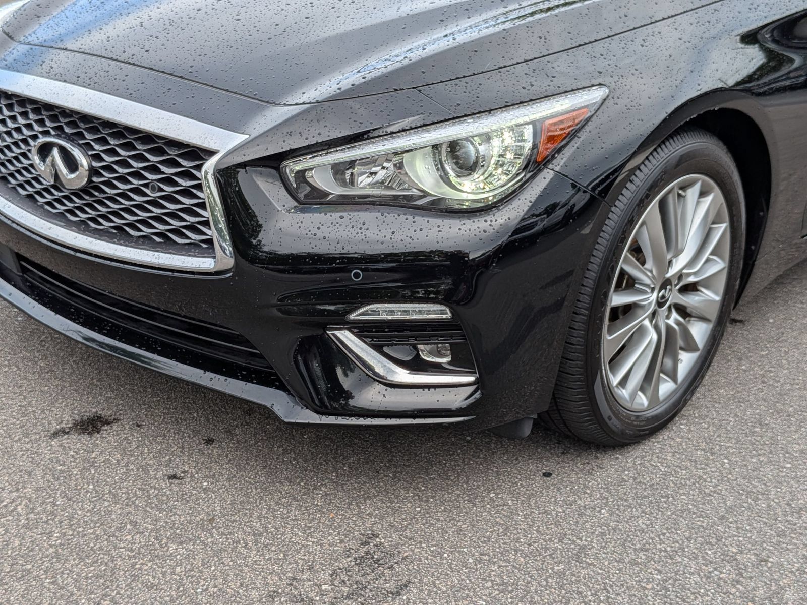 Used 2023 INFINITI Q50 Luxe w/ Cargo Package RWD image 9