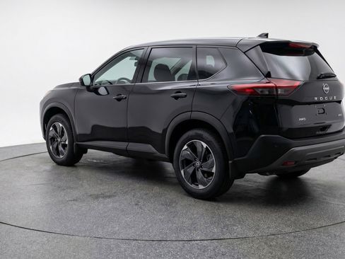 Used 2025 Nissan Rogue SV image 6