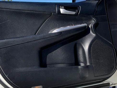 Used 2014 Toyota Camry SE image 20