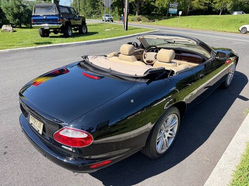 Used 2004 Jaguar XK8 Convertible RWD image 11