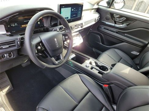 New 2026 Lincoln Corsair Premiere image 15