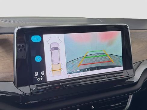 New 2026 Volkswagen Atlas SE image 16