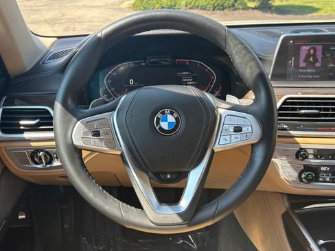 Used 2021 BMW 750i xDrive w/ Autobahn Package AWD/4WD image 20