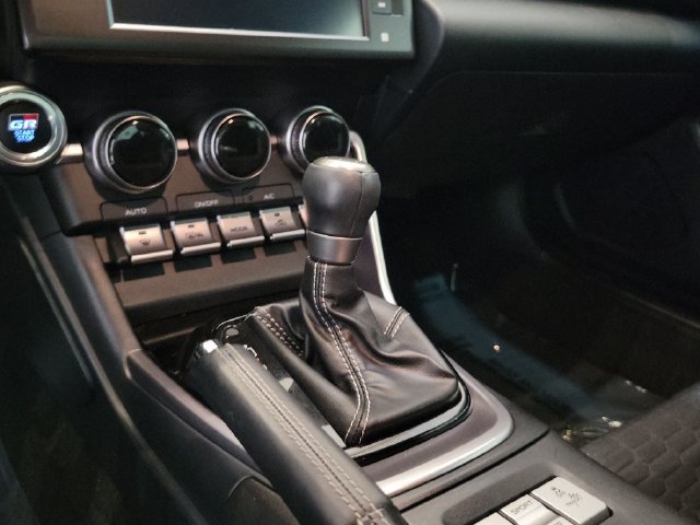 Used 2024 Toyota GR86 RWD image 20