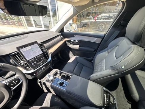 Certified 2025 Volvo XC90 B6 Plus AWD/4WD image 22