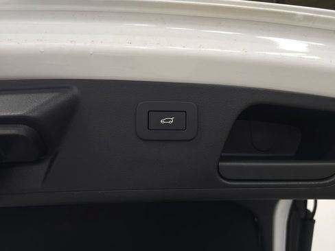 Used 2024 Jaguar E-PACE R-Dynamic SE AWD/4WD image 6