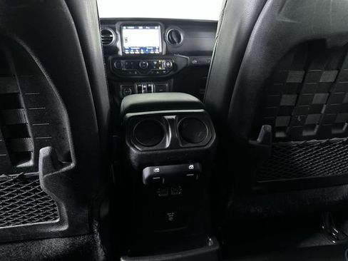 Used 2022 Jeep Wrangler Unlimited Rubicon 4xe w/ Cold Weather Group AWD/4WD image 22