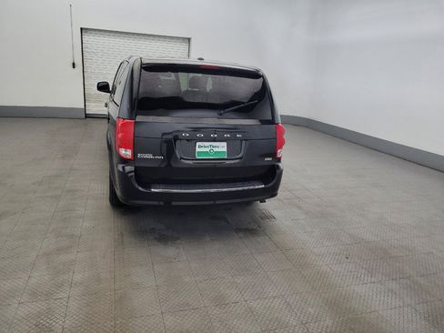 Used 2019 Dodge Grand Caravan SE w/ UConnect Hands-Free Group FWD image 6