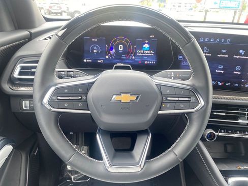 Used 2025 Chevrolet Traverse High Country w/ LPO, Floor Liner Package AWD/4WD image 14