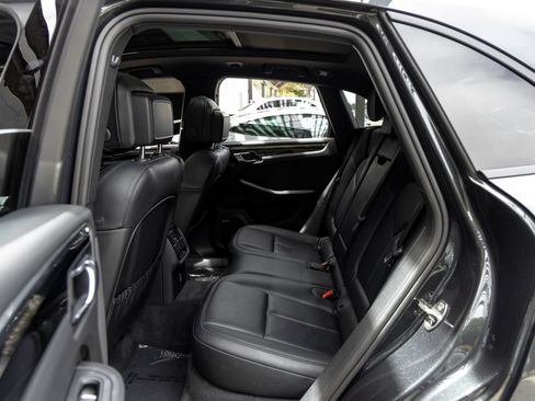 Certified 2026 Porsche Macan AWD/4WD image 44