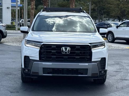 New 2026 Honda Pilot Touring image 3