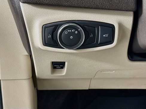Used 2017 Lincoln MKC Select w/ Select Plus Package AWD/4WD image 11