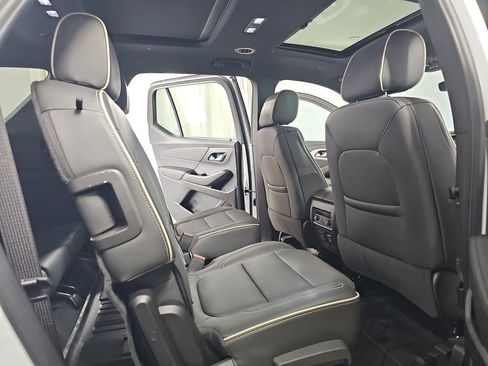 Certified 2023 Chevrolet Traverse Premier w/ Redline Edition AWD/4WD image 14