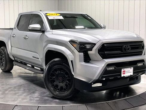 Certified 2024 Toyota Tacoma SR5 image 3