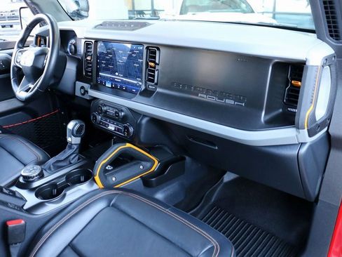 Used 2022 Ford Bronco Badlands image 36