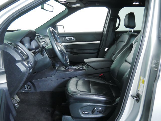 Certified 2018 Ford Explorer XLT w/ Equipment Group 202A AWD/4WD image 23