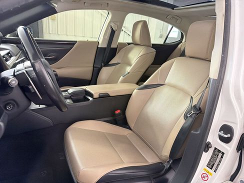Used 2019 Lexus ES 350 w/ Premium Package FWD image 5