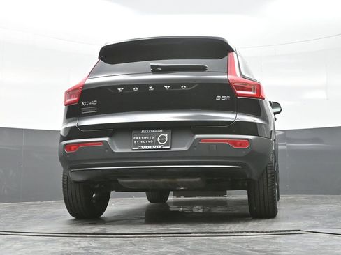 Used 2025 Volvo XC40 B5 Plus image 20