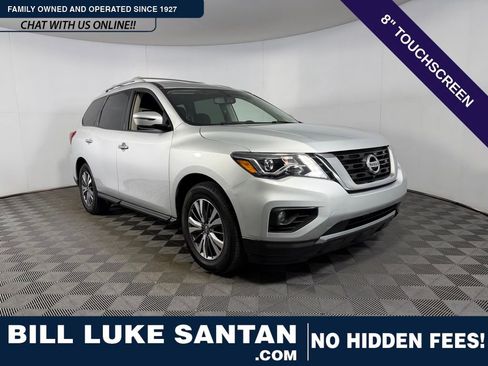 Used 2020 Nissan Pathfinder SV image 1