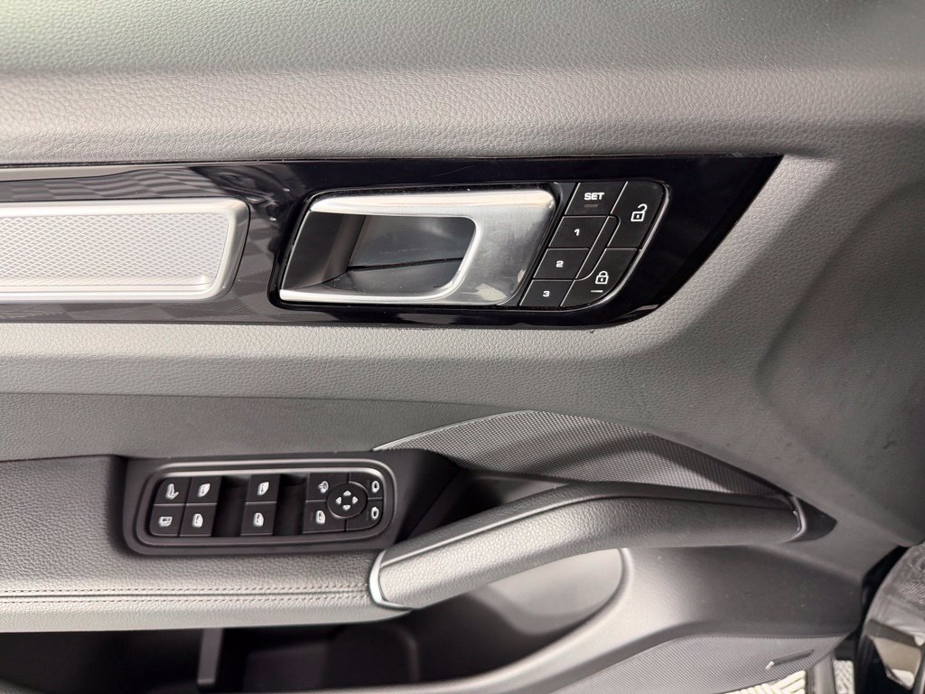 Certified 2022 Porsche Cayenne E-Hybrid AWD/4WD image 19