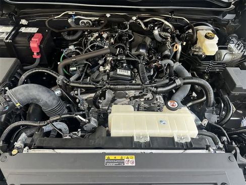 Used 2024 Toyota Tacoma TRD Sport w/ TRD Sport Upgrade Package image 9