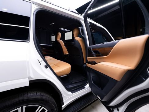 Used 2025 Lexus LX 600 4WD w/ Appearance Package image 52