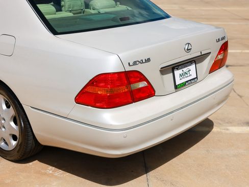Used 2002 Lexus LS 430 image 44