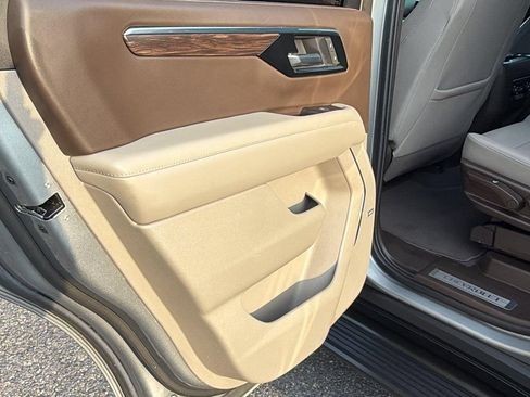 Used 2025 Chevrolet Tahoe LT w/ Comfort Package RWD image 22