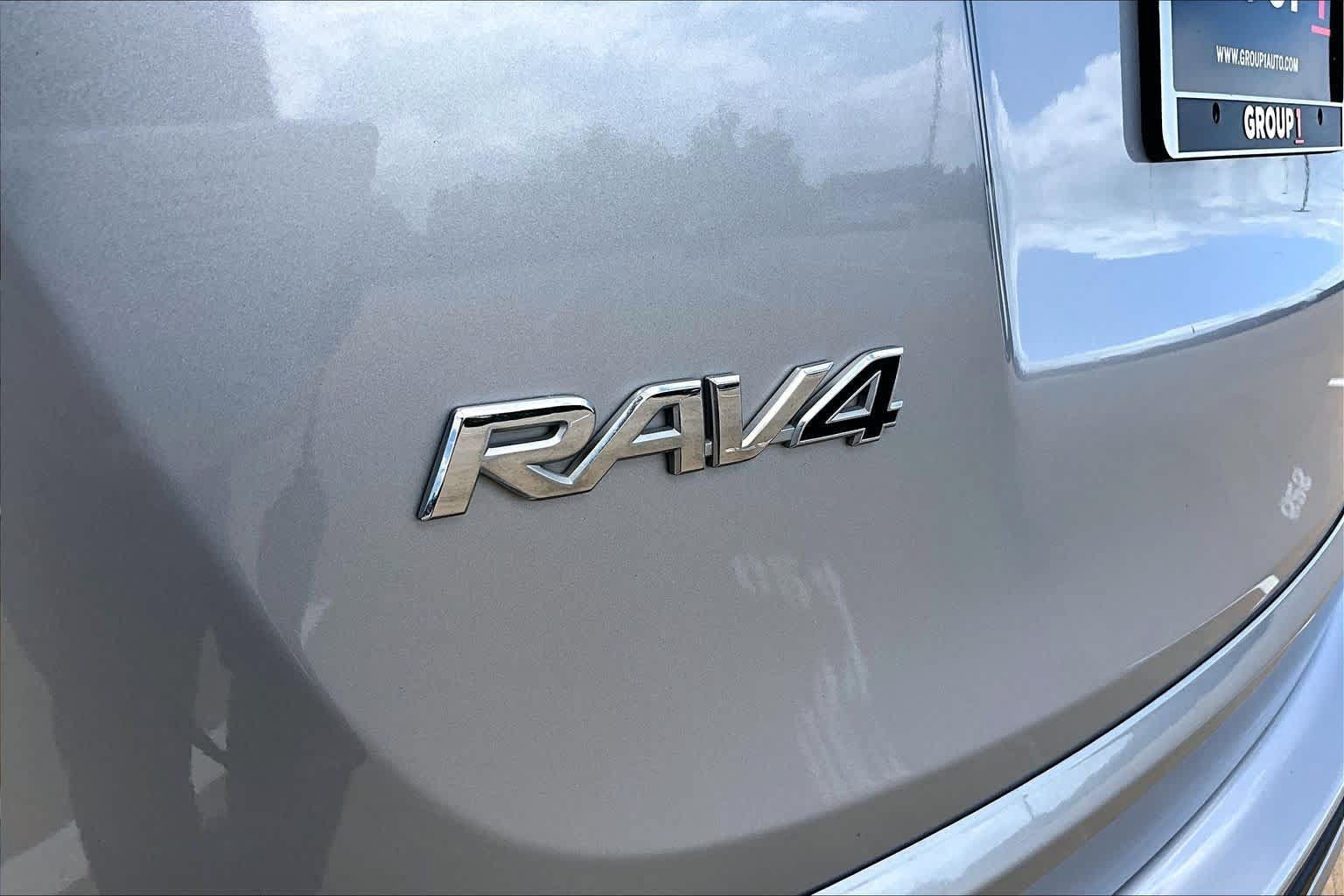 Used 2018 Toyota RAV4 XLE FWD image 31