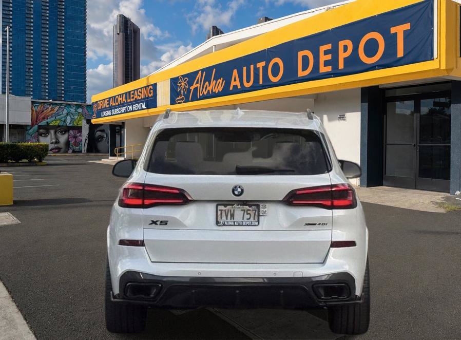 Used 2019 BMW X5 xDrive40i w/ M Sport Package AWD/4WD image 4