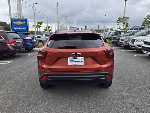 Used 2024 Chevrolet Trax RS w/ Sunroof Package image 6