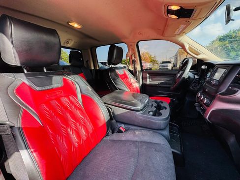 Used 2019 RAM 3500 Tradesman RWD image 12