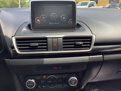 Used 2015 MAZDA MAZDA3 i Touring w/ Technology Package FWD image 21