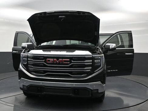 Used 2024 GMC Sierra 1500 SLT w/ SLT Premium Plus Package RWD image 32