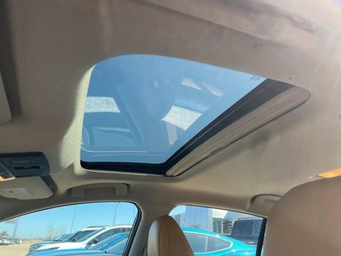 Used 2025 Nissan Sentra SV w/ SV Premium Package image 9