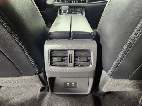 Used 2025 Nissan Rogue SV AWD/4WD image 19
