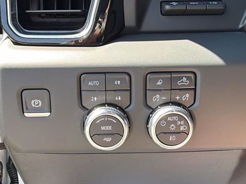 Used 2024 GMC Sierra 1500 Denali w/ Denali Reserve Package AWD/4WD image 19