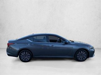 Used 2024 Nissan Altima 2.5 SV video 4