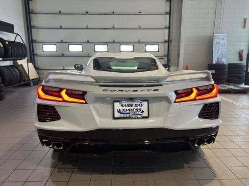 Used 2022 Chevrolet Corvette Stingray Coupe w/ Z51 Performance Package RWD image 28