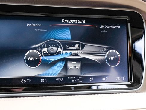 Used 2015 Mercedes-Benz S 550 Sedan w/ Sport Package w/ Sport Package image 29