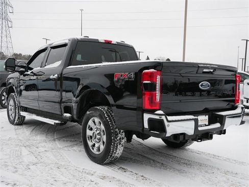 Used 2023 Ford F250 Lariat w/ Chrome Package image 5