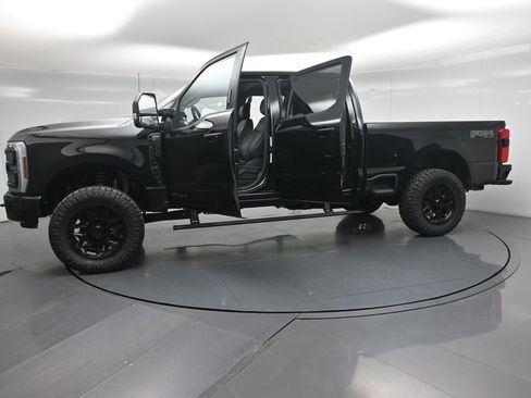 New 2026 Ford F250 Lariat w/ Black Appearance Package AWD/4WD image 35