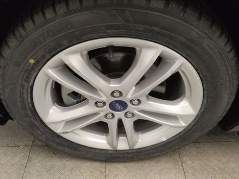 Used 2018 Ford Fusion SE FWD image 31