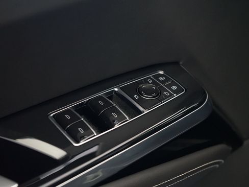 Used 2026 Cadillac Escalade ESV V AWD/4WD image 38