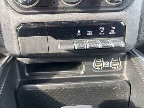 Used 2022 RAM 1500 Big Horn image 30